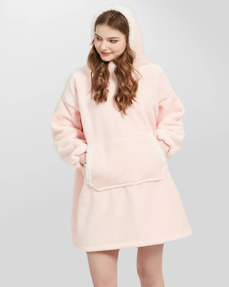 Ciepła kocobluza z kapturem i kieszonką - Image 11