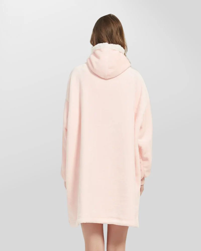 Ciepła kocobluza z kapturem i kieszonką - Image 13