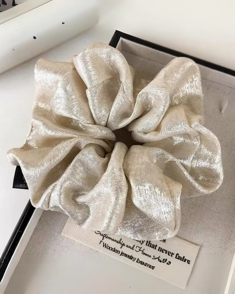 Frotka do włosów scrunchie połyskująca - Image 5