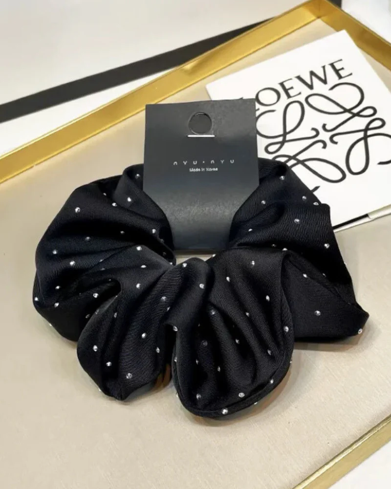 Frotka do włosów scrunchie z połyskującymi drobinkami - Image 4