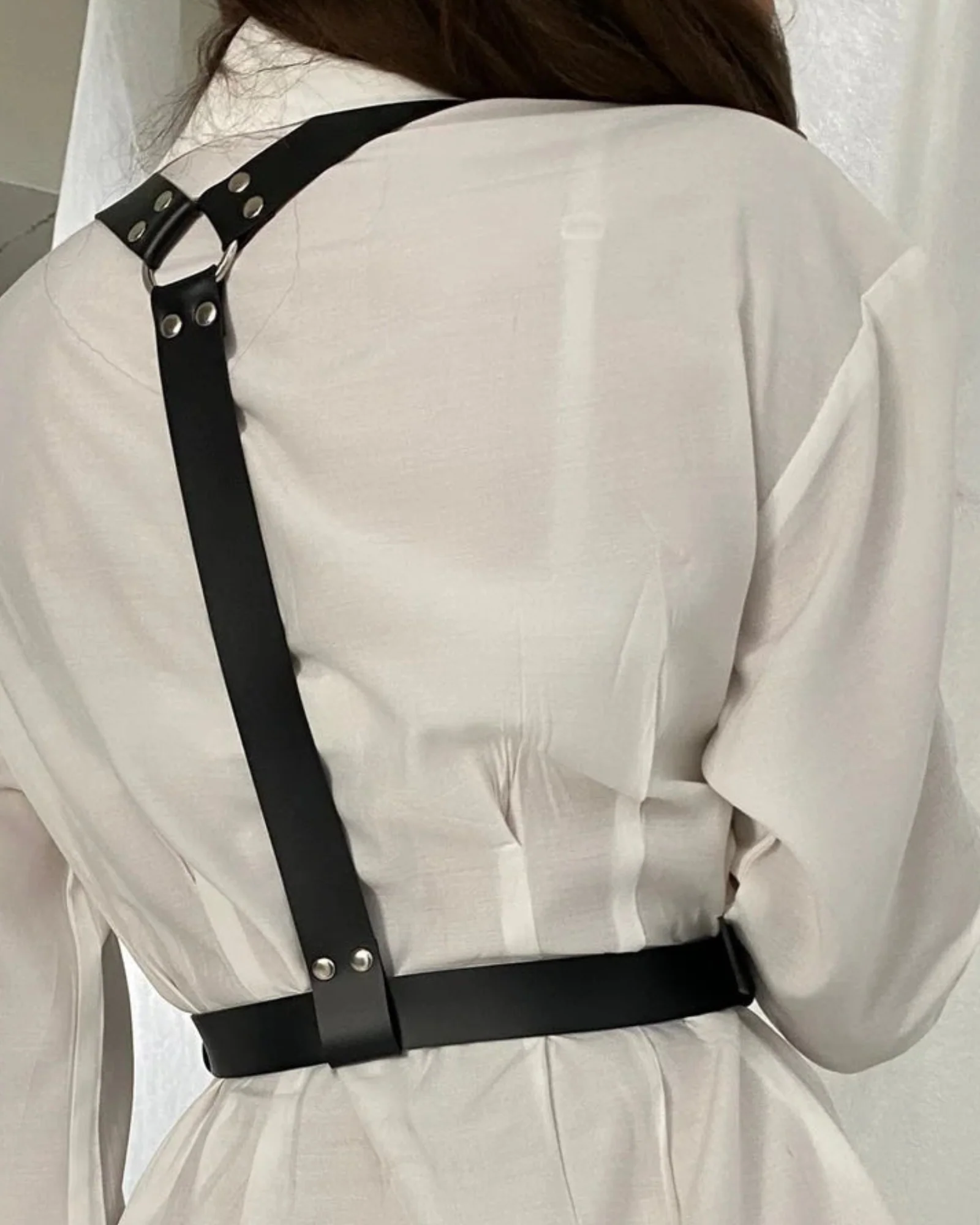 Skórzany harness z metalowymi zapięciami - Image 2