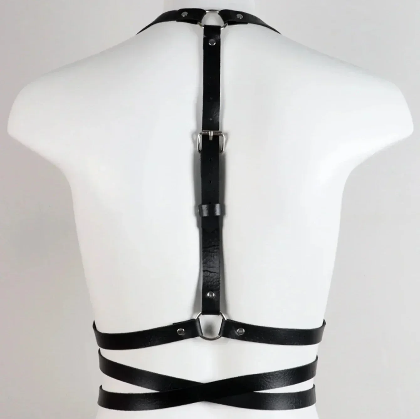 Harness na biust z ozdobnymi pierścieniami - Image 4