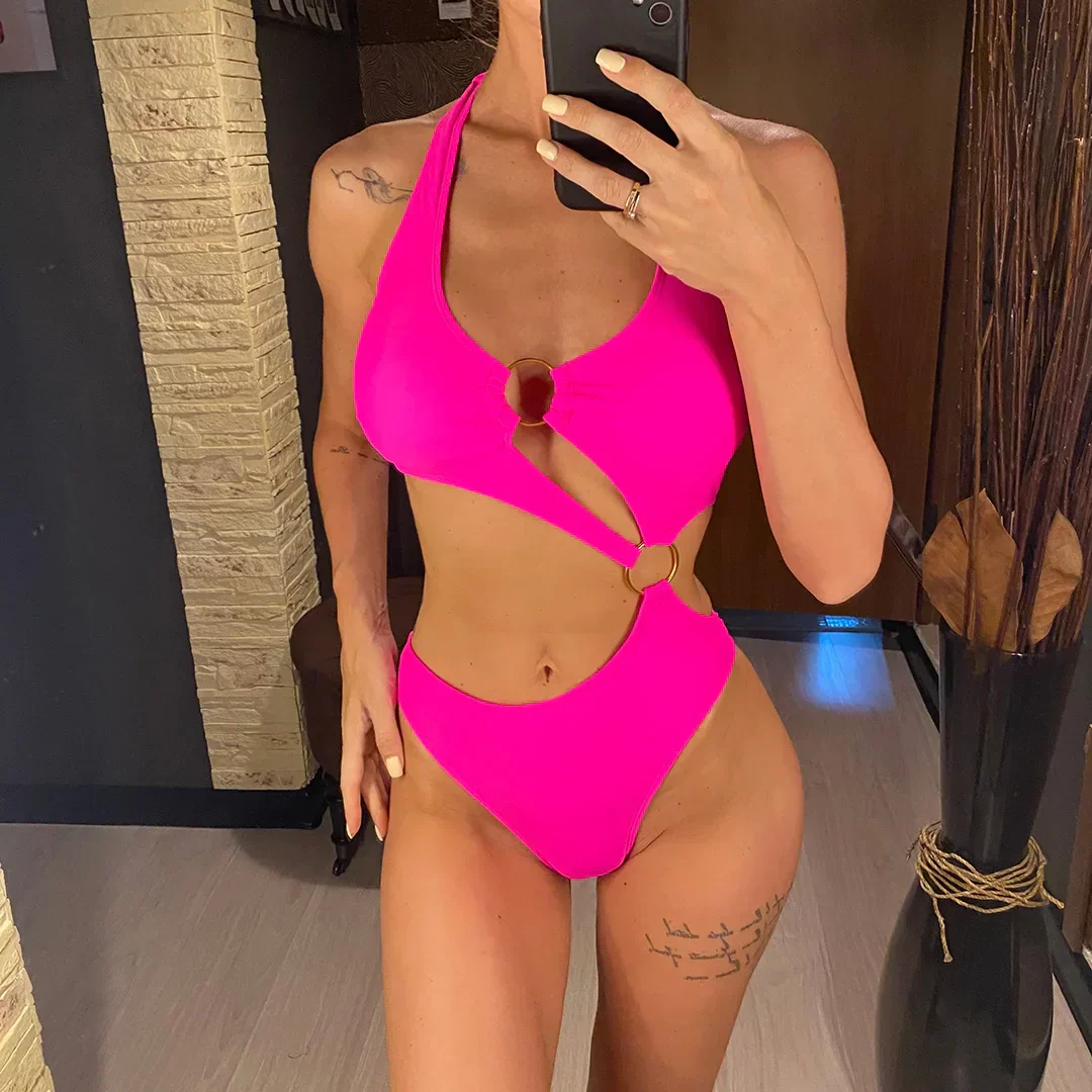 Monokini z ozdobnymi złotymi pierścieniami - Image 4