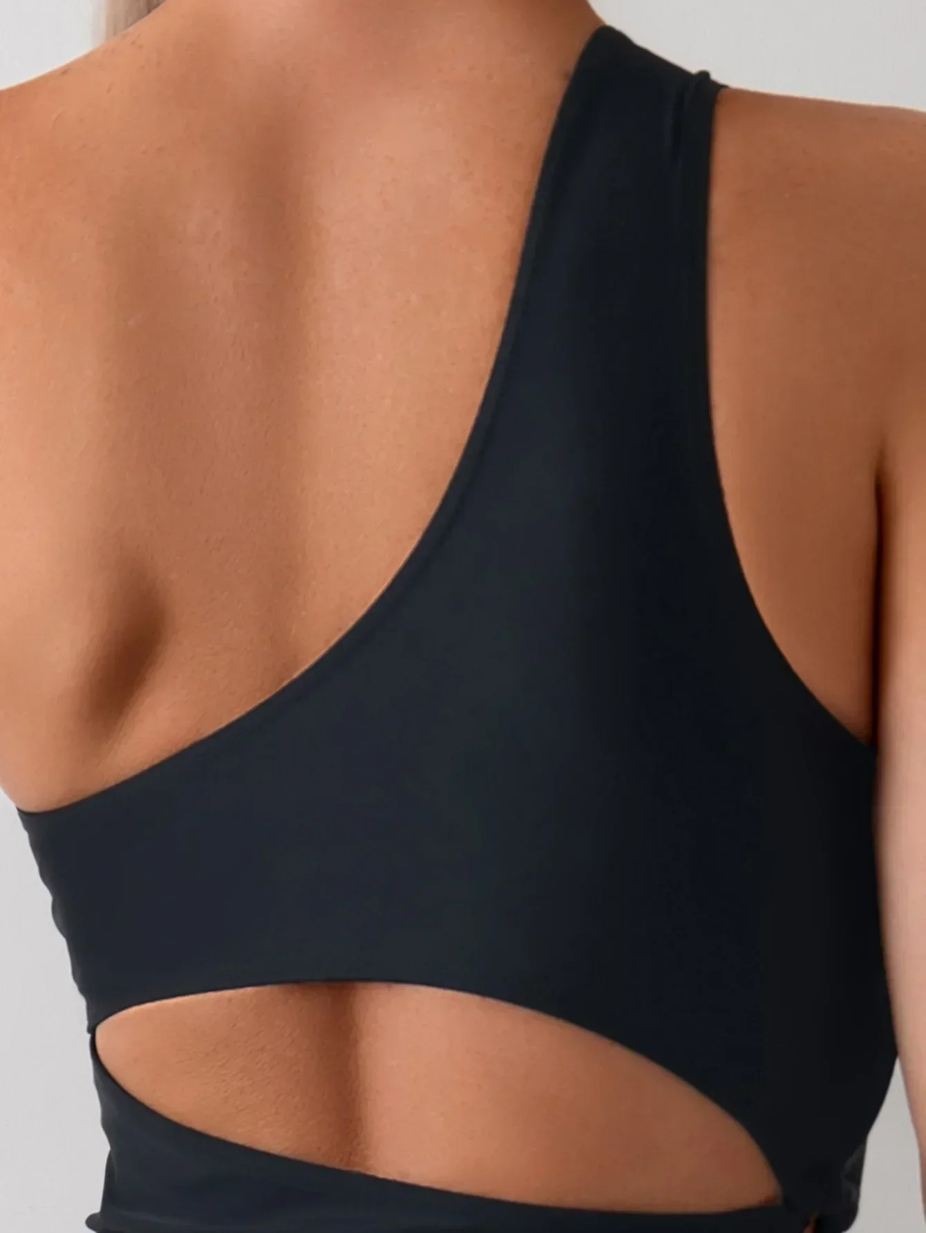 Monokini z wycięciami i wiązaniem na biodrze - Image 5