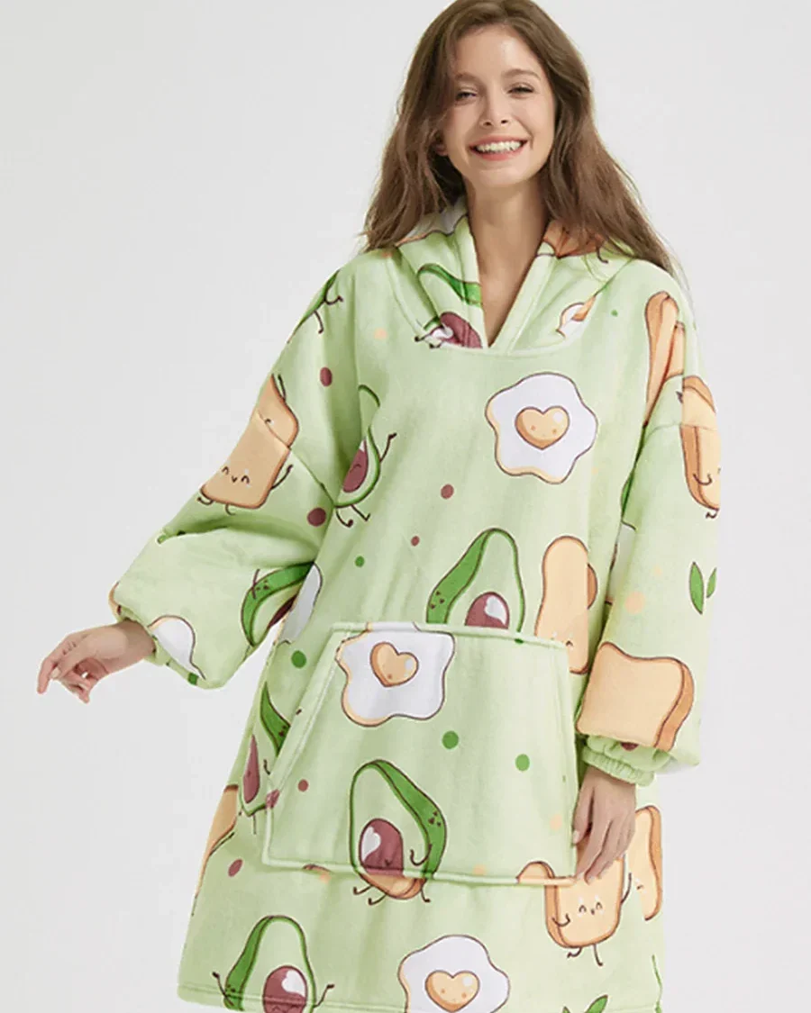Puchata kocobluza oversize z kapturem i kieszonką - Image 14