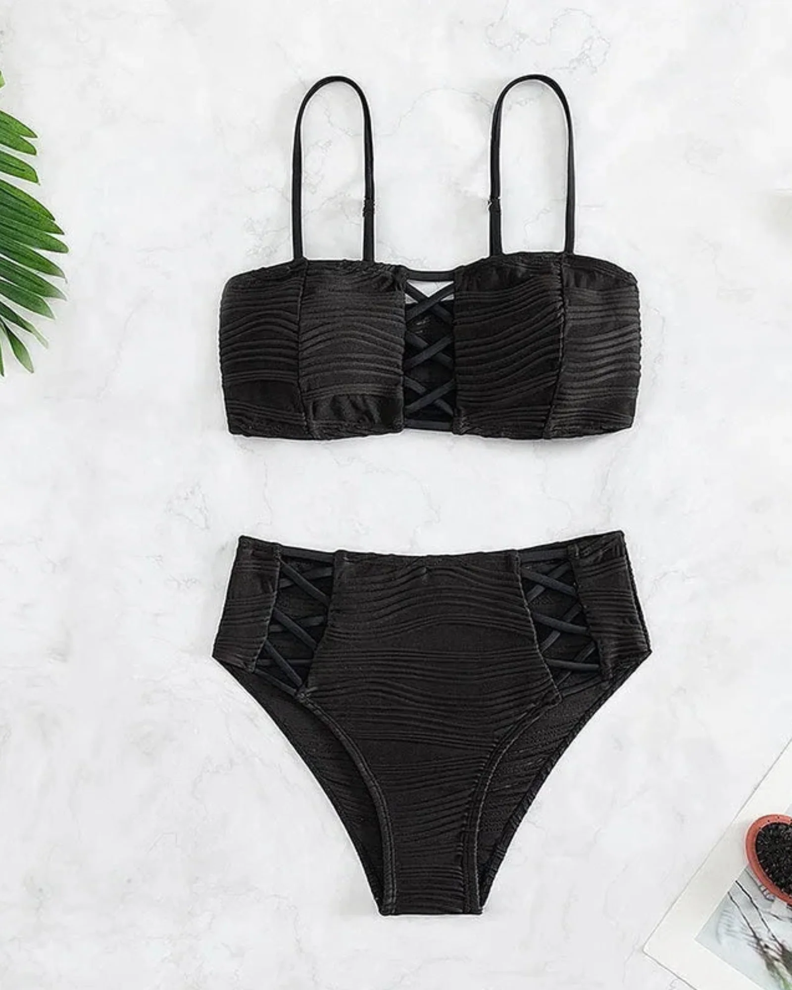Strój kąpielowy bikini z ozdobnymi wycięciami - Image 3